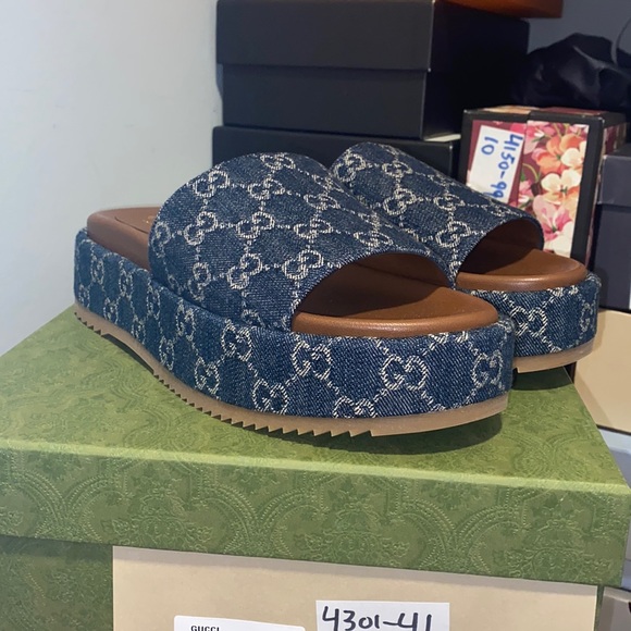 Shoes - BRAND NEW GUCCI ANGELINA LOGO SLIDES